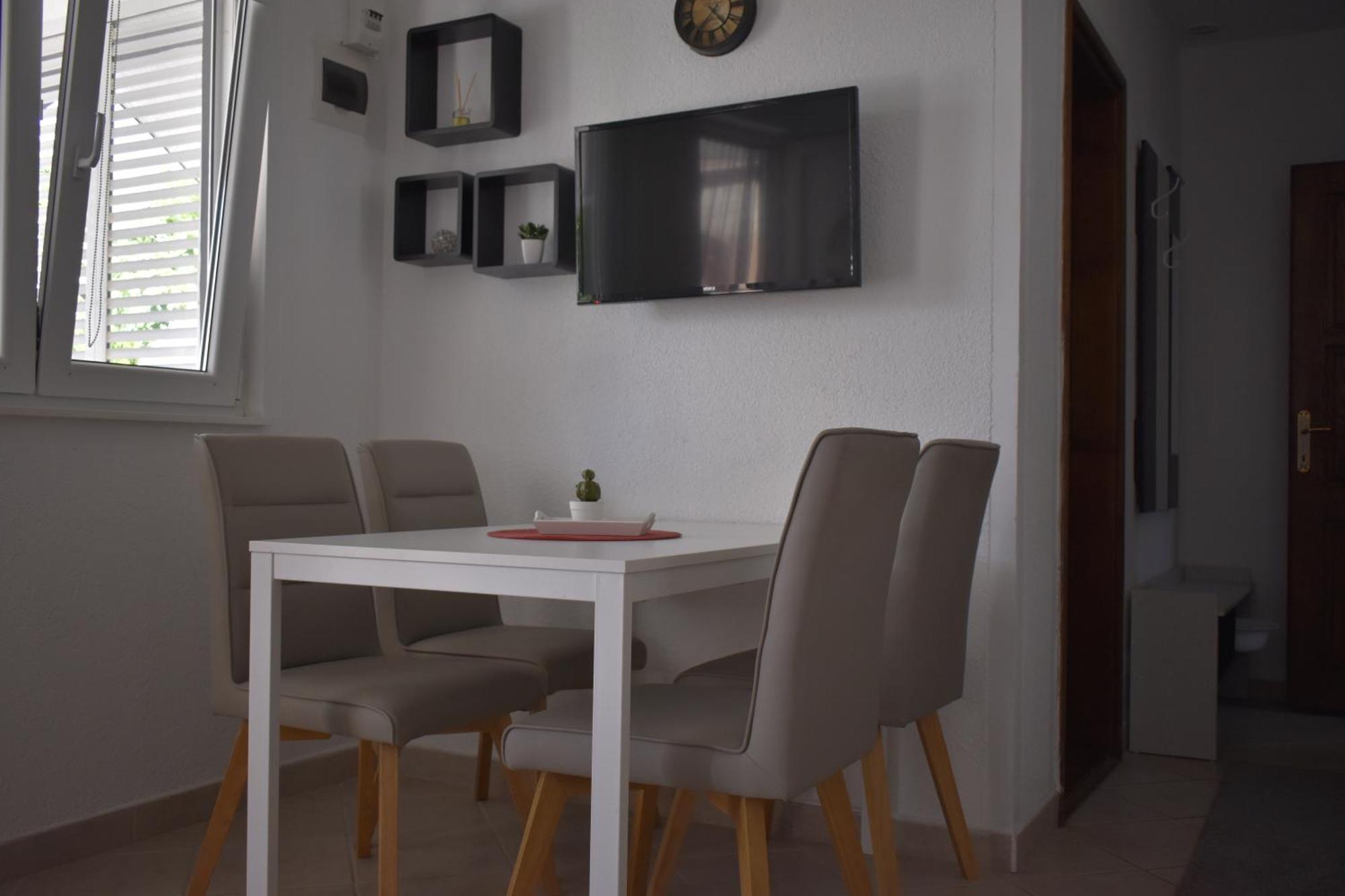 Apartmani Cvangic วีร์ ภายนอก รูปภาพ