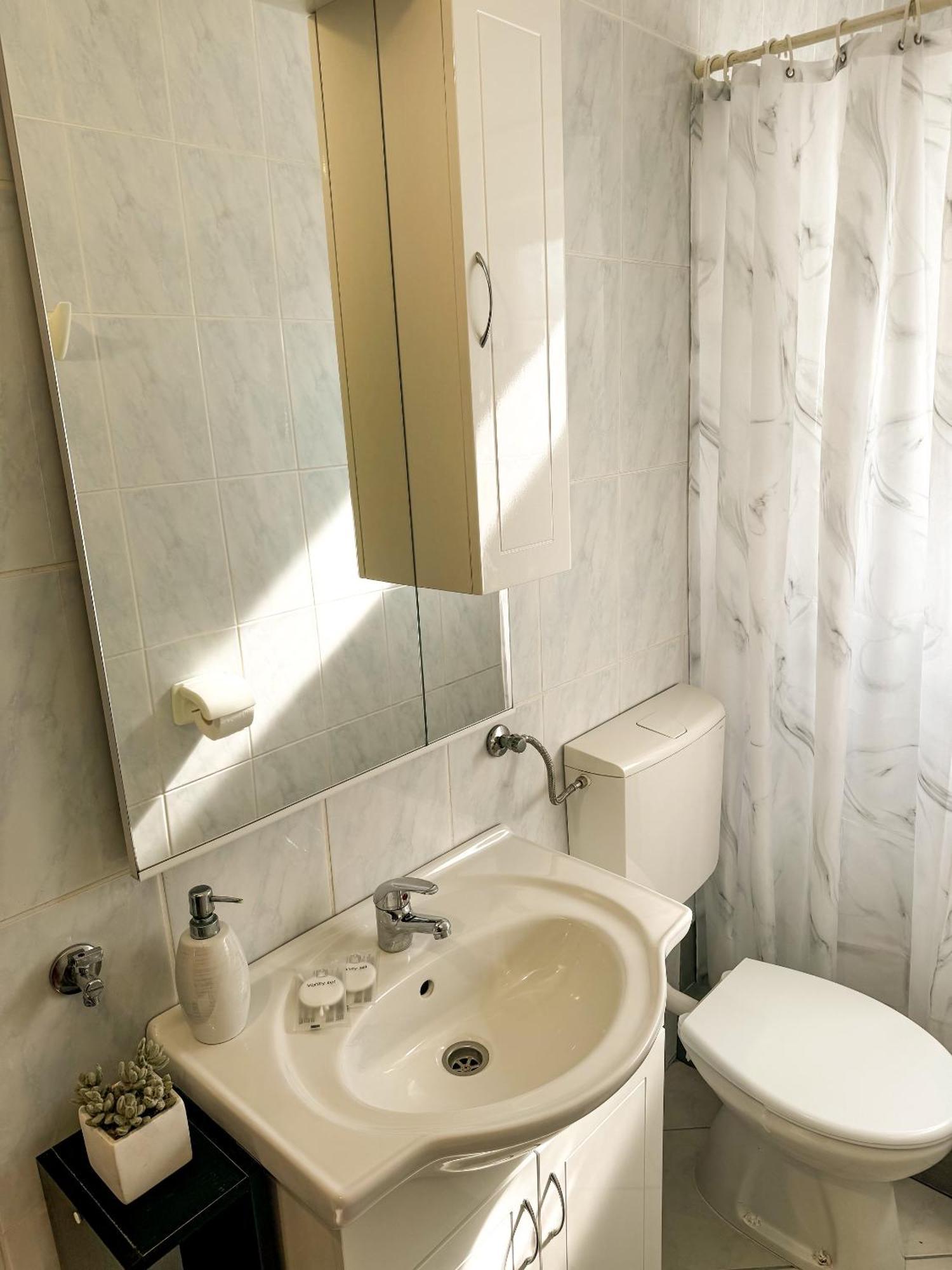 Apartmani Cvangic วีร์ ภายนอก รูปภาพ